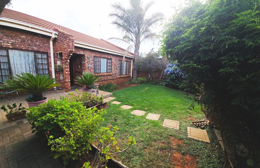 3 Bedroom Property for Sale in Universitas Ridge Free State